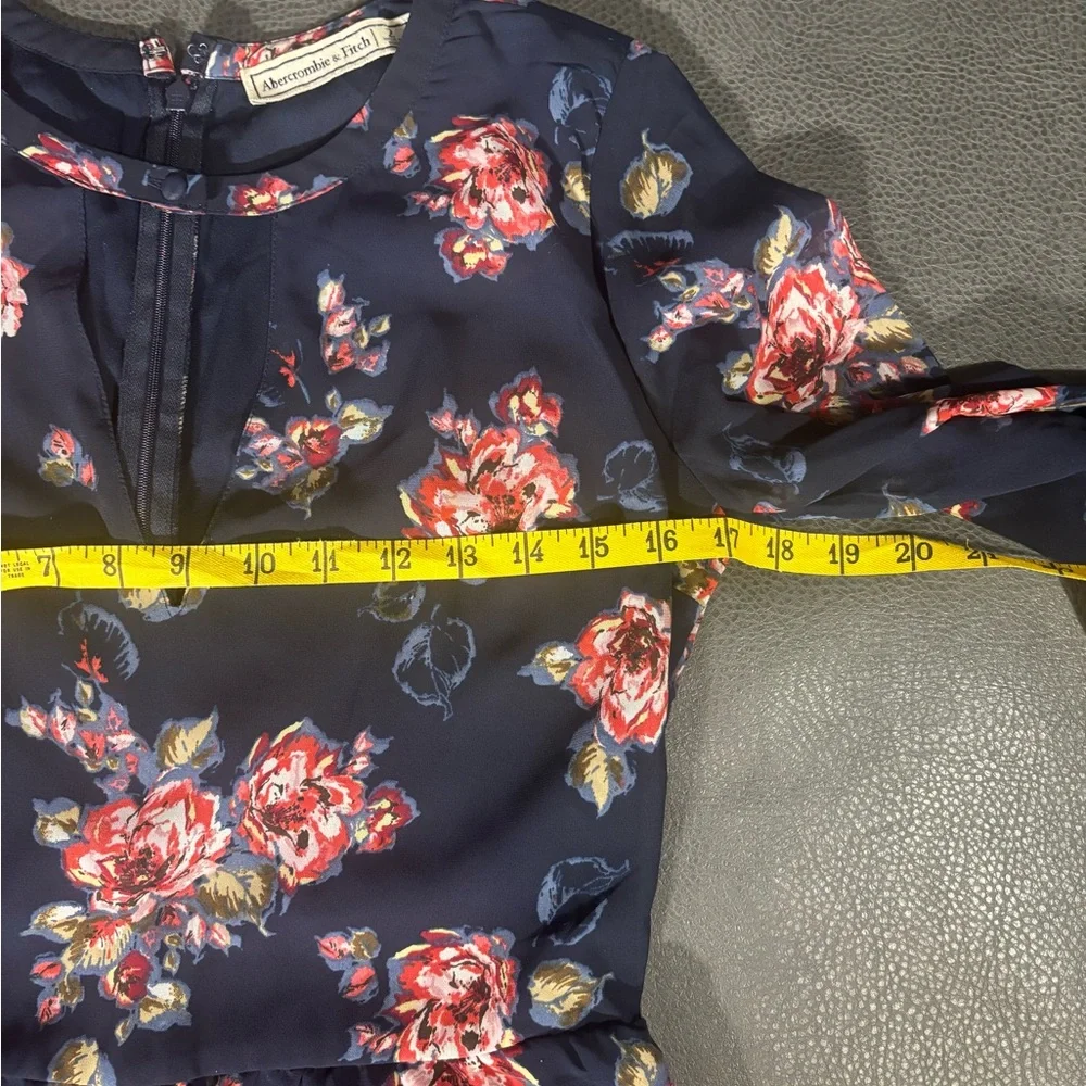 Abercrombie & Fitch Women’s Floral Long‑Sleeve Romper – Size 2 – Navy